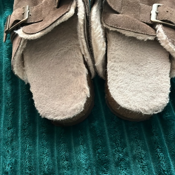 Clogs - Picture 3 of 5